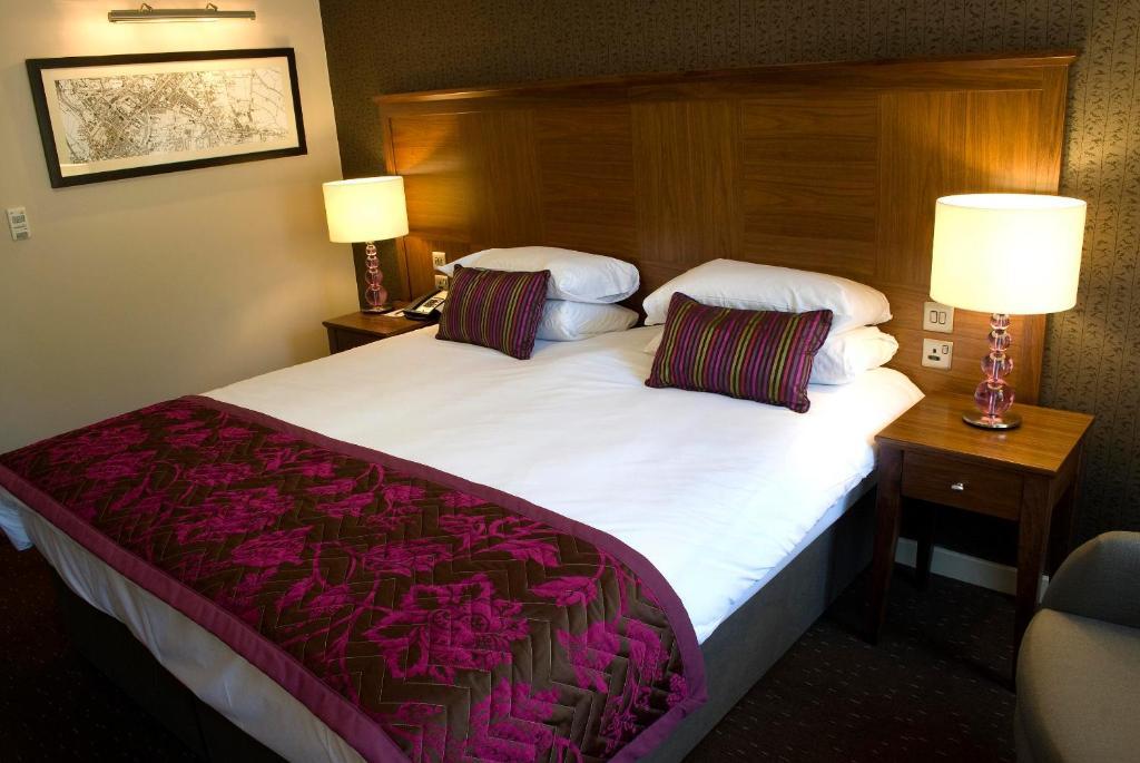 Mercure Southgate Hotel 4*
