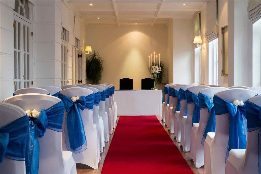 Mercure Southgate Hotel 4*