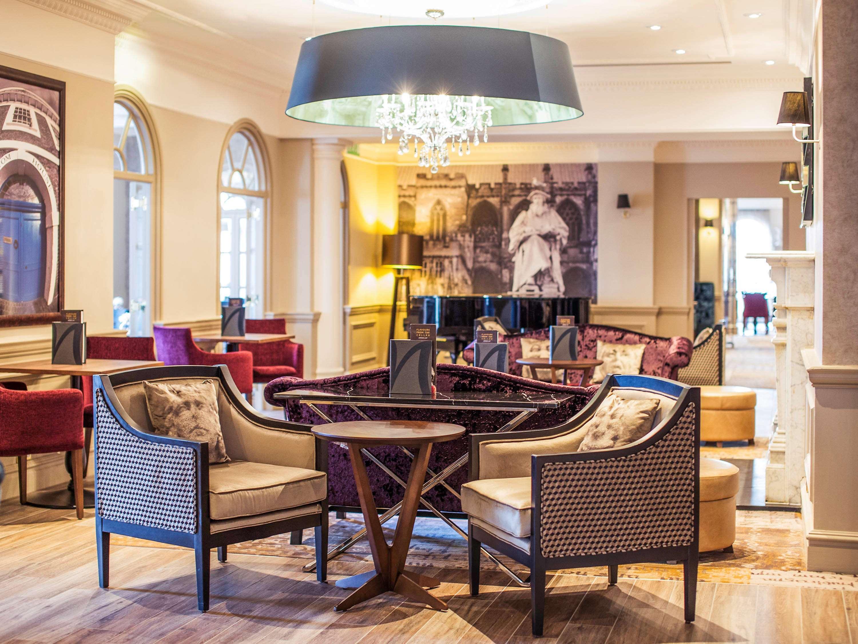 Mercure Southgate Hotel 4*